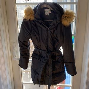 Maternity women’s black puffer coat with insert